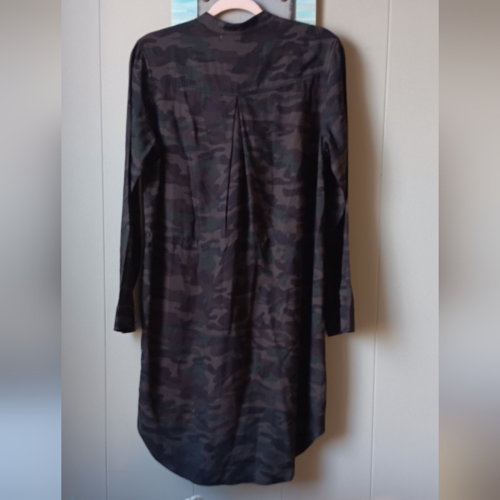 Elegant Black Camouflage Midi Dress - Picture 2 of 4
